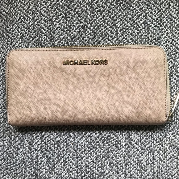 Michael Kors Handbags - Michael Kors Wallet